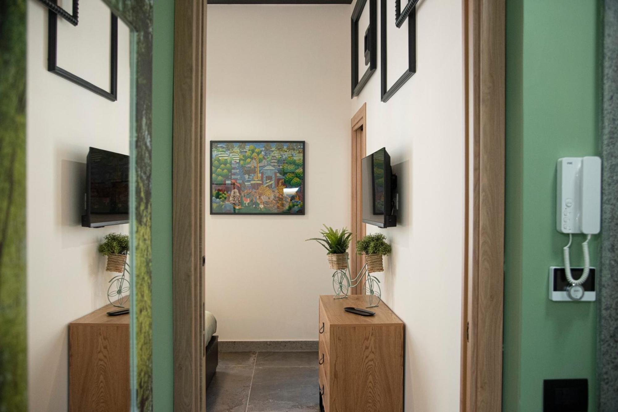 Vatican Boutique Apartment With St Peters Dome View Rome Bagian luar foto