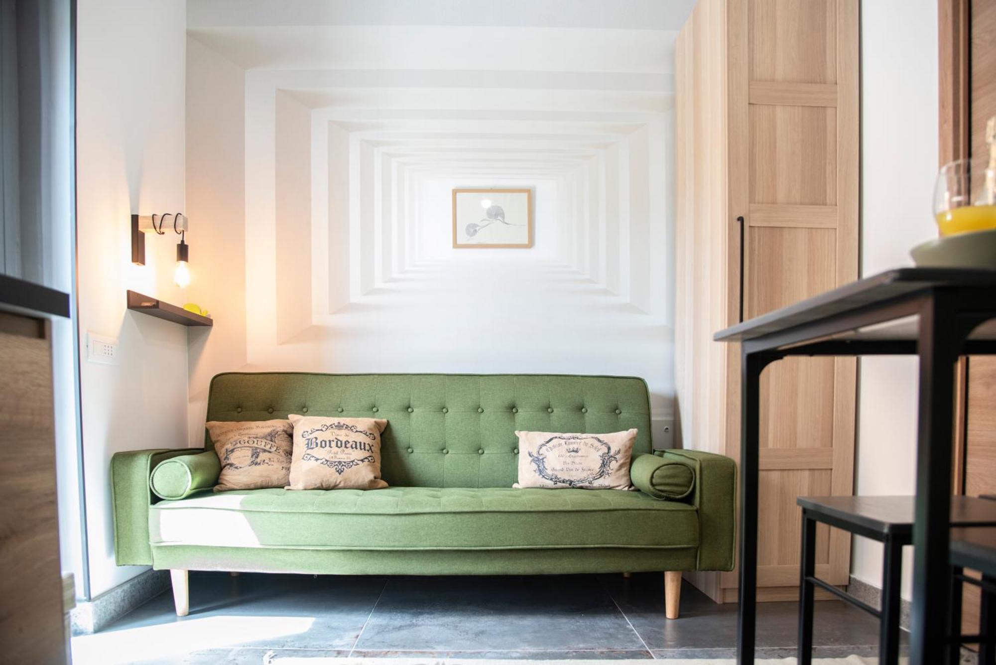 Vatican Boutique Apartment With St Peters Dome View Rome Bagian luar foto