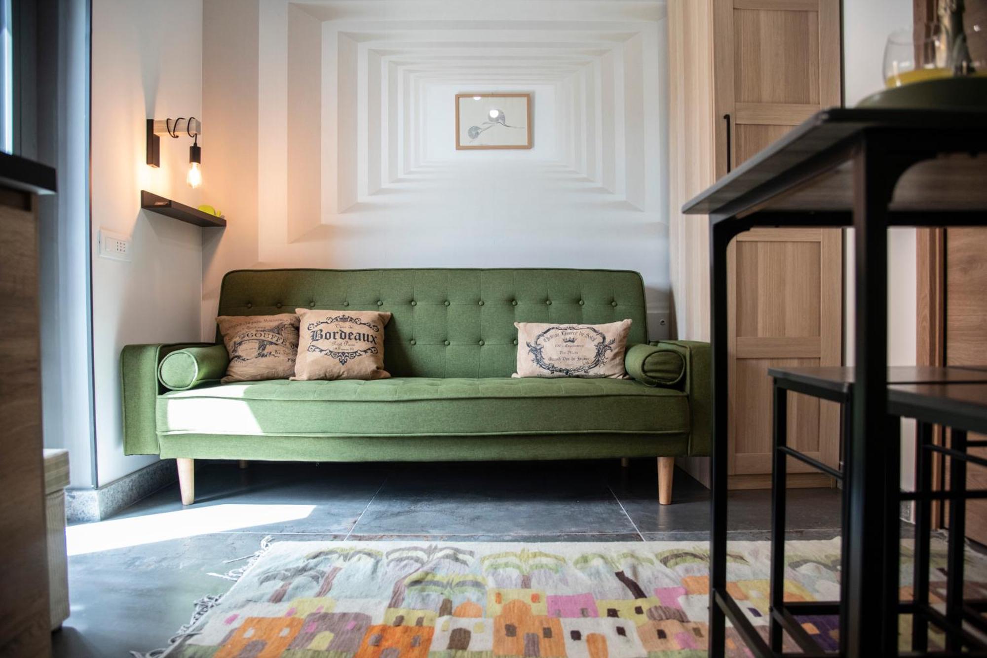 Vatican Boutique Apartment With St Peters Dome View Rome Bagian luar foto